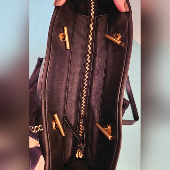 Tory Burch Flemming Tote - Picture 5 of 11